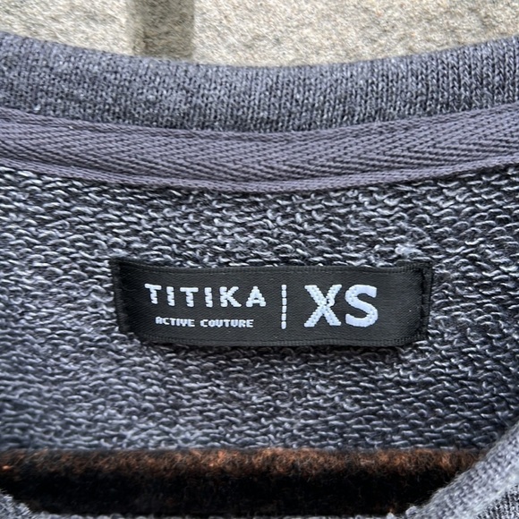 Titika Sweatshirt - Sequins, Cutout Detail, 3/4 Sleeves Size XS - Picture 5 of 8